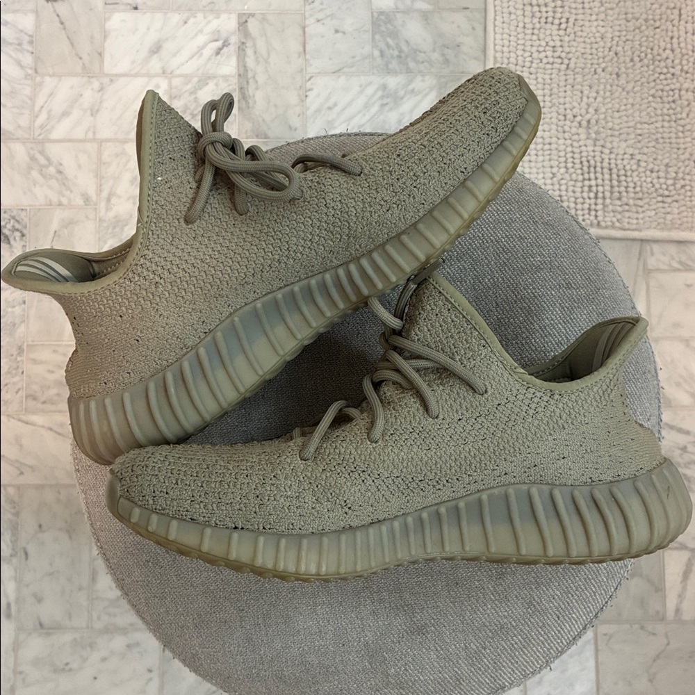 Adidas Yeezy Boost 350 V2 - Picture 4 of 12